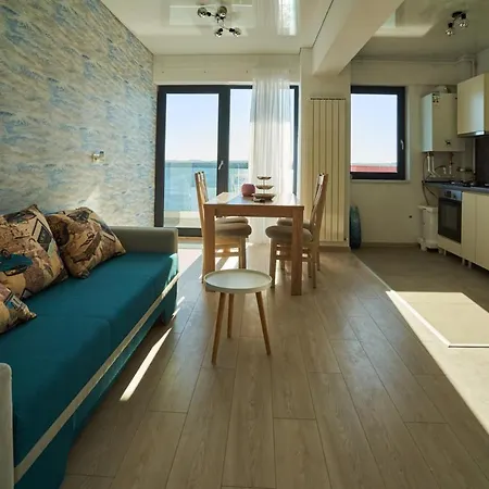 Sunny Lake Apartments With Breathtaking View Apartmán