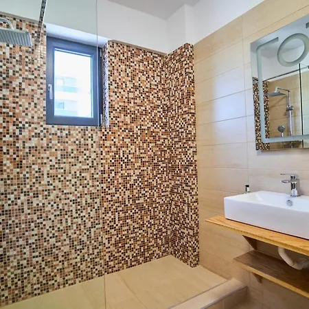 Sunny Lake Apartments With Breathtaking View Apartmán Mamaia