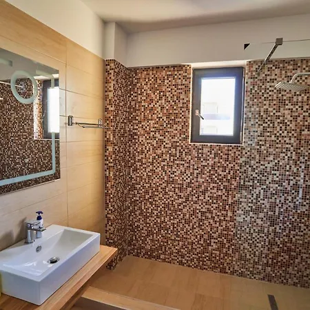Apartmán Sunny Lake Apartments With Breathtaking View