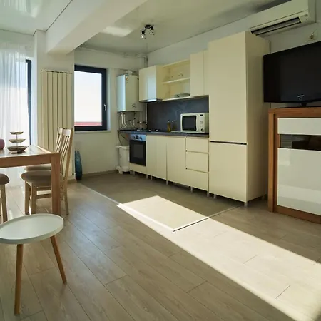 Sunny Lake Apartments With Breathtaking View Apartmán Mamaia