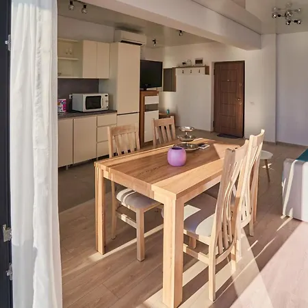 Sunny Lake Apartments With Breathtaking View Apartmán Mamaia