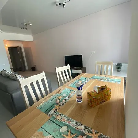 Sunny Lake Apartments With Breathtaking View Apartmán *
