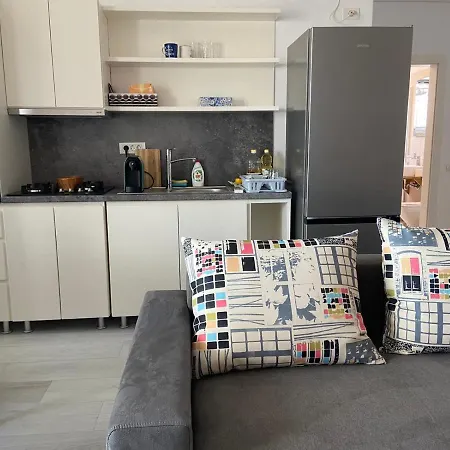 Sunny Lake Apartments With Breathtaking View Apartmán *
